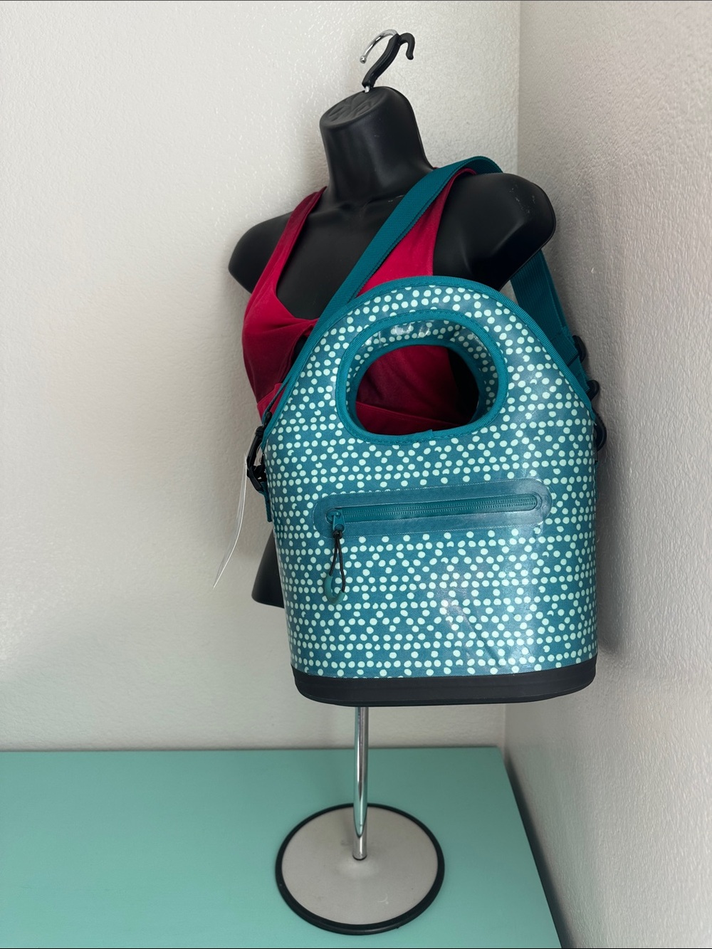 Penguin lunch tote-high Performance-brand new